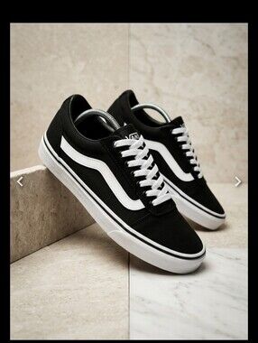 Vans Black and White Low-Top Skate Sneakers Womens 7.5